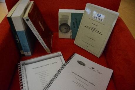 Bi ikerketa kontratuak eta proiektu sariak, denak esleituta