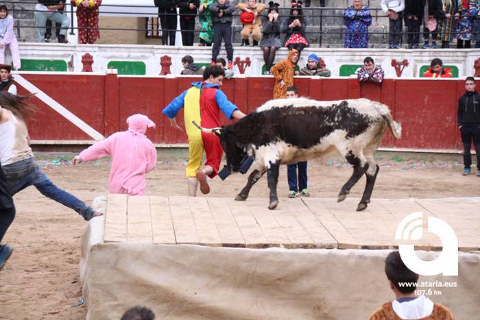 Zezenak adarrak okerrak ditu 93 1488277696159