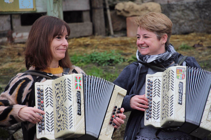 Bi bihotz zituen perfekzioni 10 1543674036120