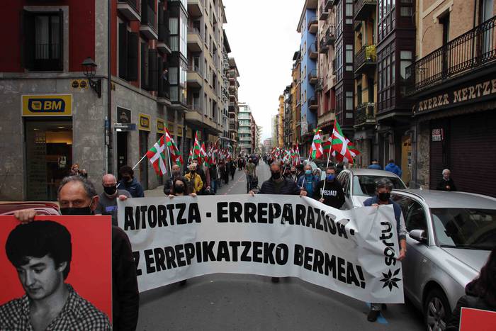 "Bada garaia tortura, gerra  25 1614447047553