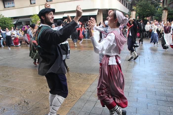 Udaberri Dantza Dezagun Tolo 73 1504963427951