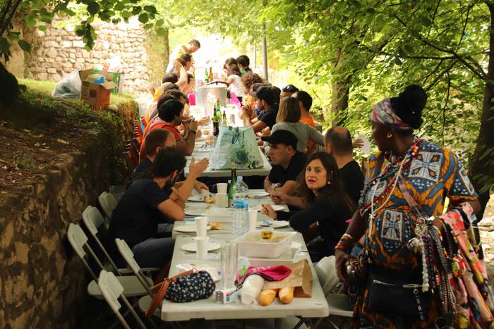 Kuadrillan bazkaltzea bezala 49 1564494488037