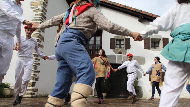 Herritarrek egiten dituzte berezi