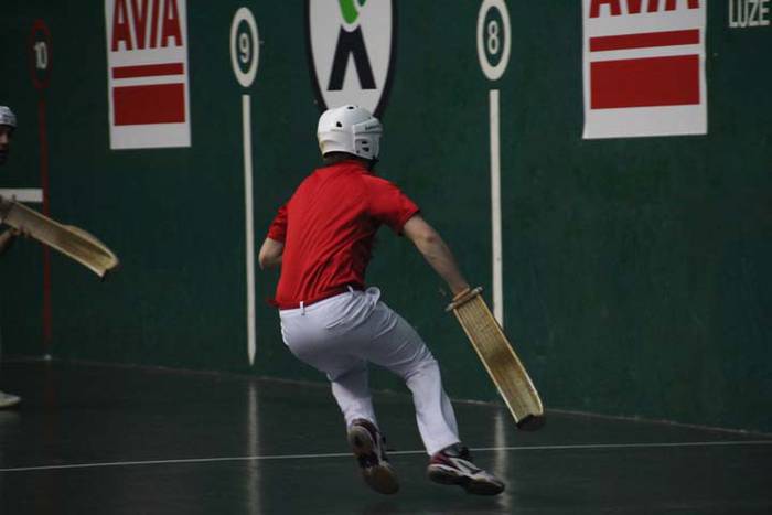 ZESTA PUNTA ELOLAREN OROIMEN 107 1512735857985