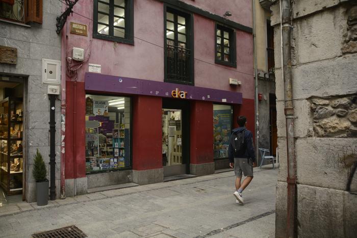 Asier Serranok liburu berria aurkeztuko du Tolosan, 'ZuNonHanDA!' proiektuaren eskutik