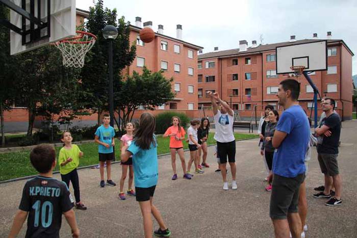 Ezkaratzen arteko lehia sano 17 1530878018104