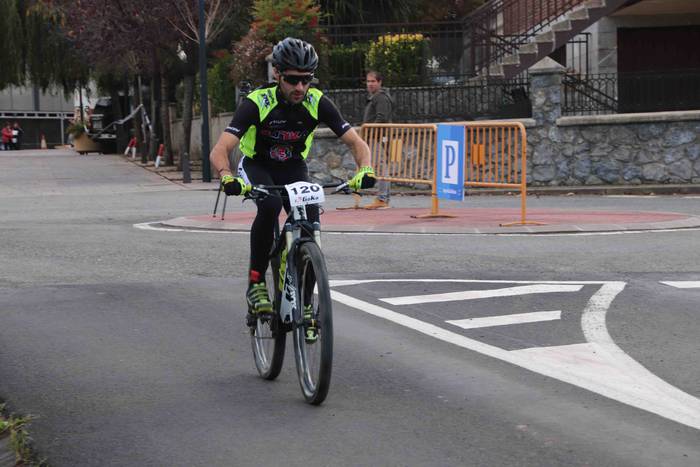 Alexander Ordeñana eta Zuriñ 71 1543079303043