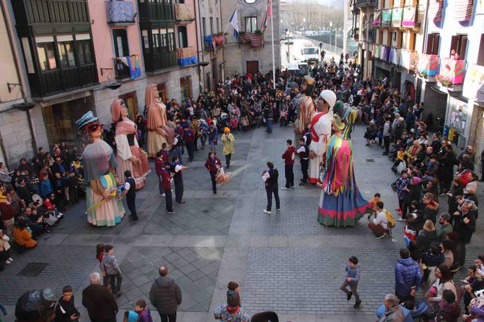 Erraldoi eta buruhandiak Zal 18 1582375944865