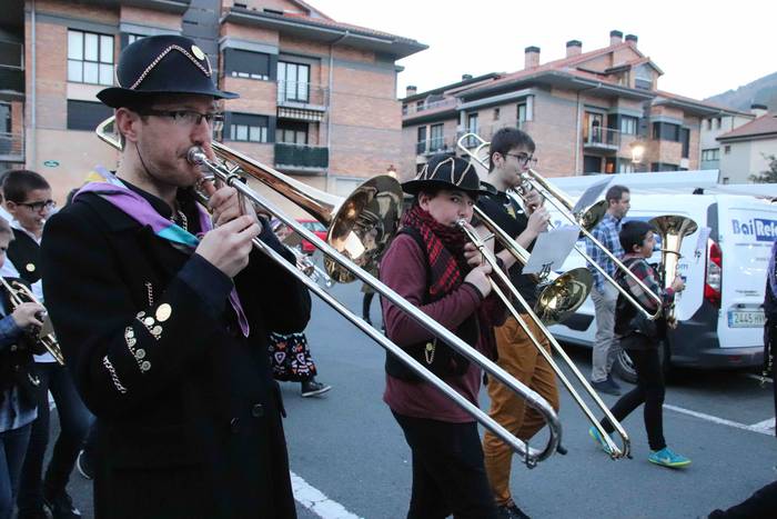 Hasi dira kaldereroak eskual 84 1550860531775