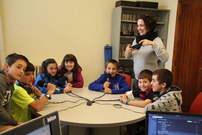 Samaniego ikastetxearen bisita Atarian 26 1465988962260