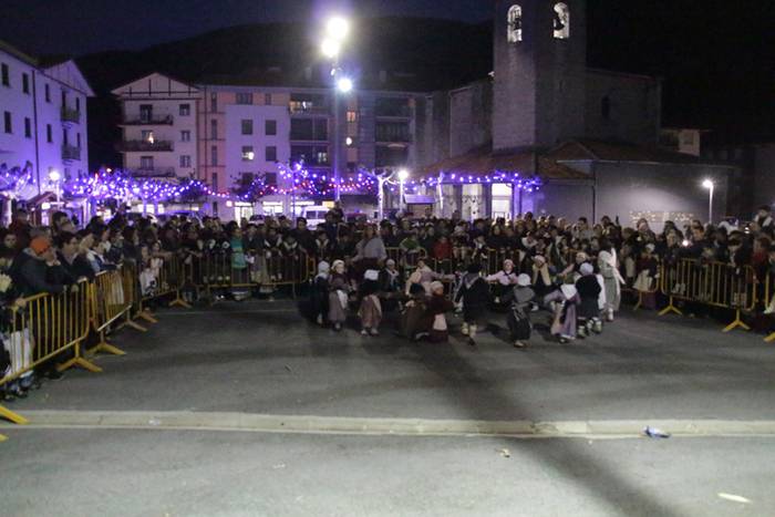 Olentzero eta Mari Domingi 2015 48 1450983308486