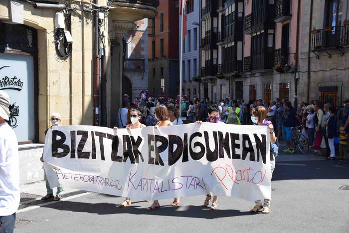 Zerbitzu publikoen aldeko mo 25 1593257985470