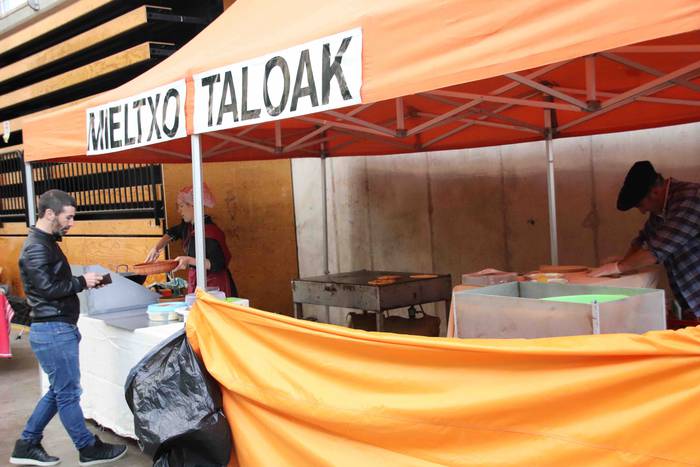 Artisautzak Irurako frontoia 14 1558273592435