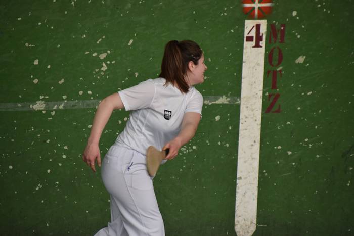 Giro onean ari da ospatzen B 4 1527960645745