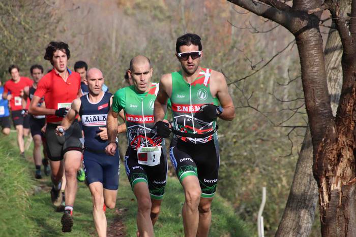 Alexander Ordeñana eta Zuriñ 7 1543079264349