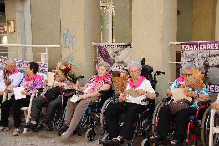 Helduenei dantza eginez hasi 31 1564057648862