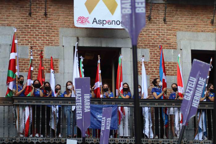 Tolosa urdinez jantzi da 37 1632073506245