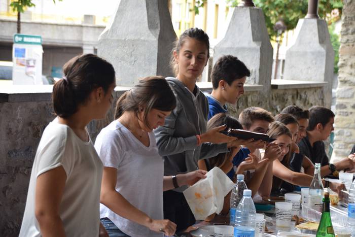 Irurako gazteak herriari bizia ematen 2 1469283633648