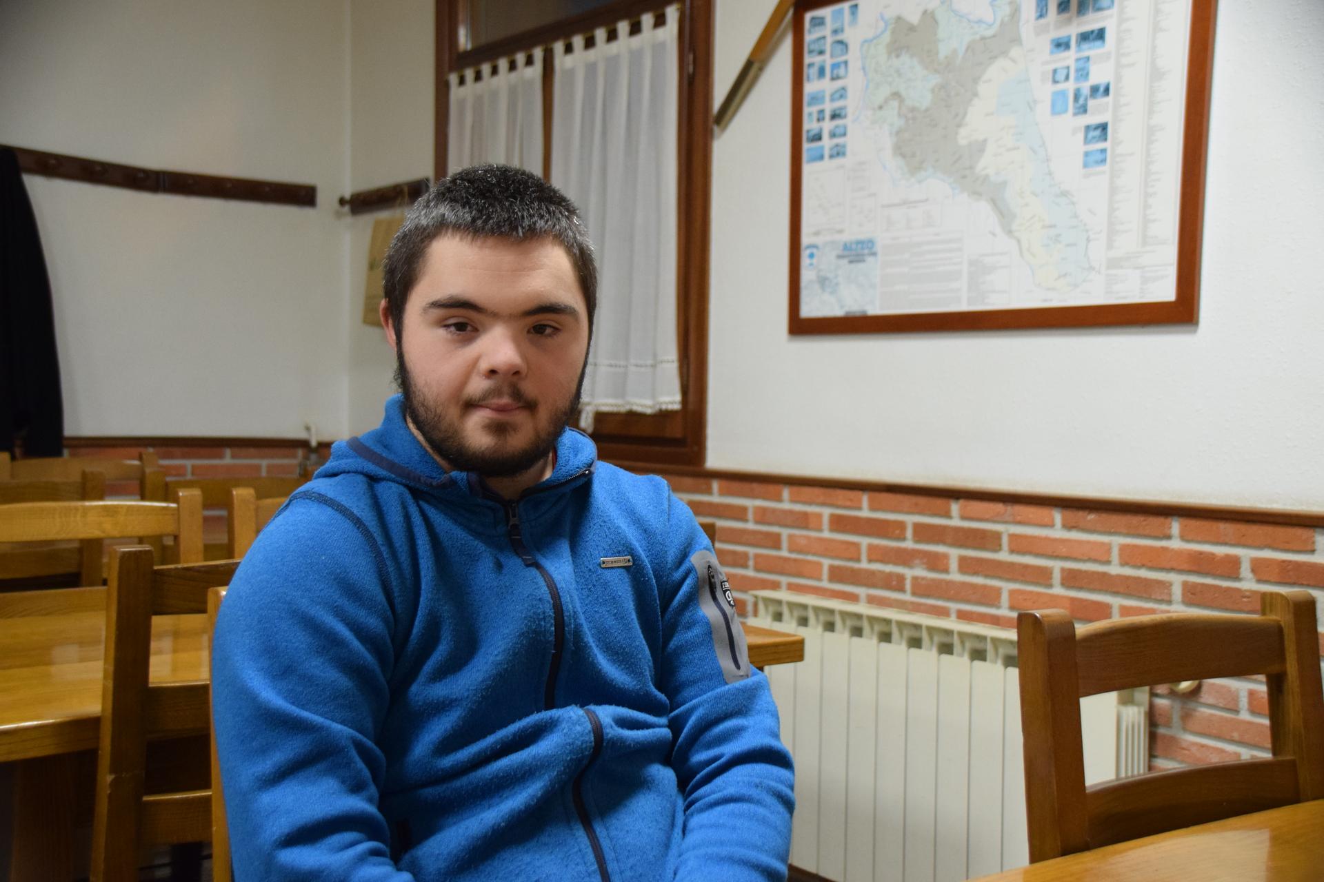 «Aurten jarri dute martxan lehen aldiz Altzoko bertso eskola eta animatu egin naiz; astero joaten naiz »