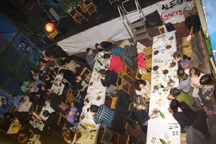 Alegiko gaztetxea urteurrena 2015 10 1449937383159
