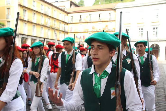 Lizarrez apaindutako kaleeta 116 1498311824727