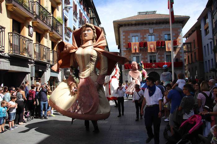 Erraldoiak eta buruhandiak T 26 1561218575814