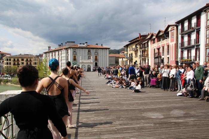 Barandari helduta dantzan 34 1523801439003