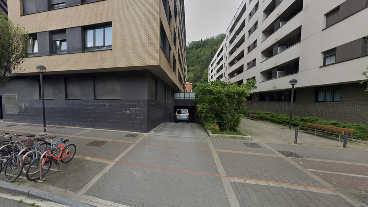 Arrillaga plazako garajea emakidan eskatzeko epea luzatu dute