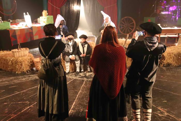 Zirkuan egiten ari dira harr 11 1608821711042