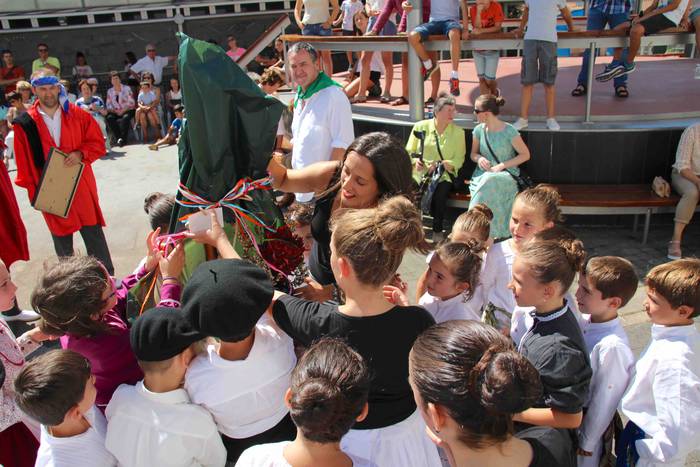 Axeri-dantza Aduna Jaiak 201 33 1534334274710