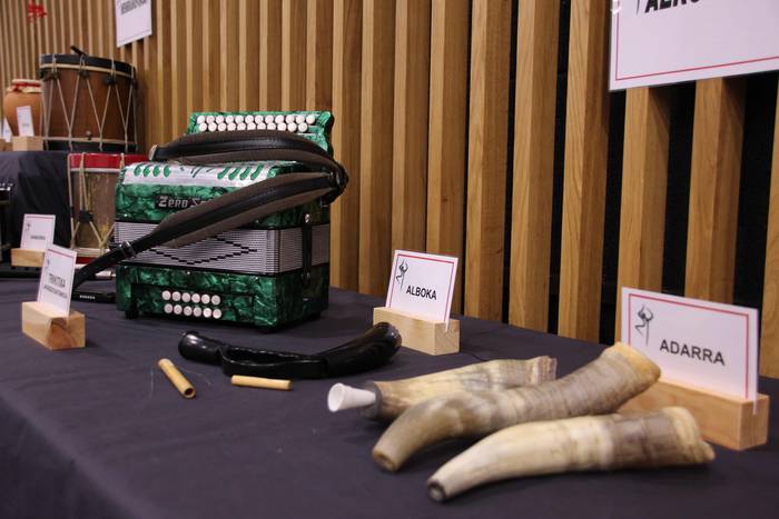 Amezketa euskal soinu tresna 4 1572955006611