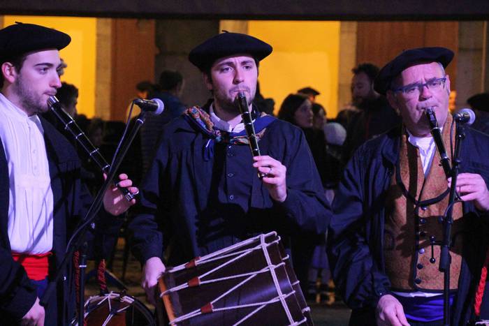 Errege magoen desfilea tolos 118 1546717685007