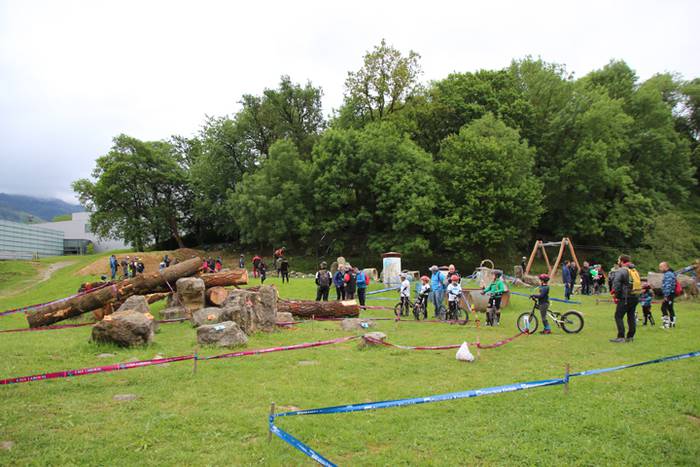 Oreka landuz, bi gurpilen ga 34 1525011797932