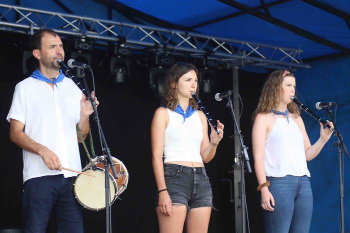 Dantza sokara batu dira emak 27 1660153178419