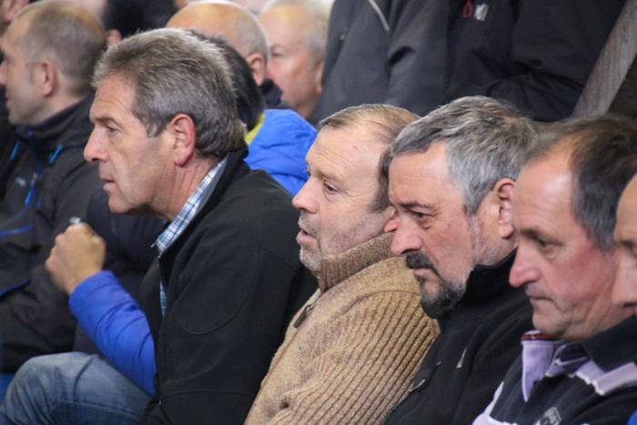 Urrezko aizkora kanporaketa abaltzisketa 100 1461501219860