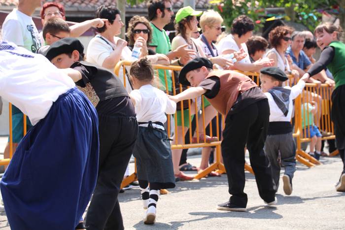 Dantzari txiki eguna Anoetan 32 1497181632543