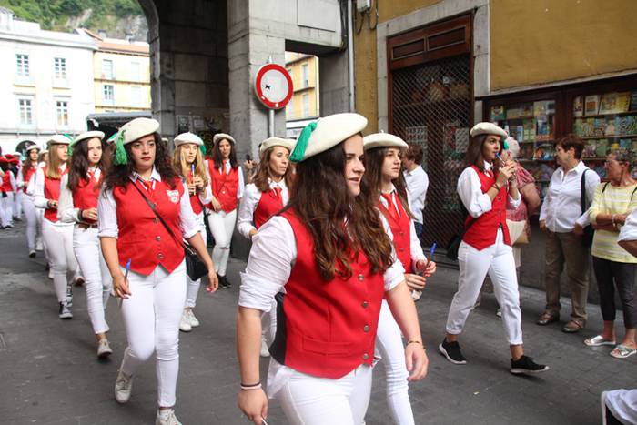 Lizarrez apaindutako kaleeta 194 1498480883764