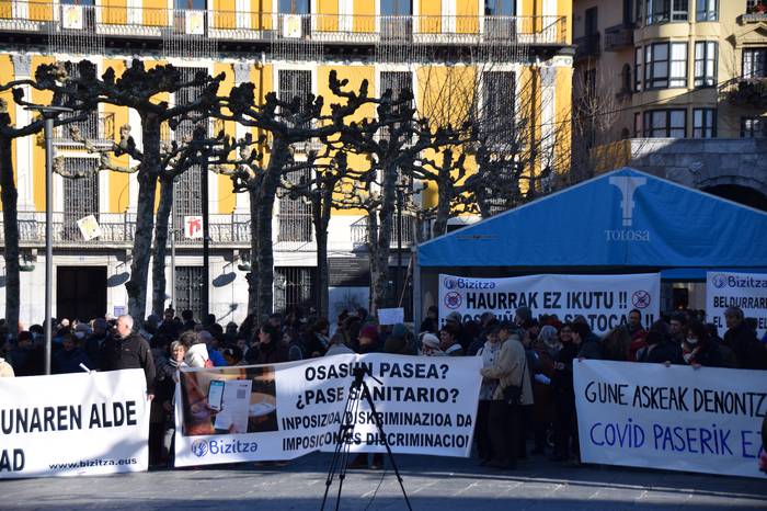 COVID pasaportearen kontrako 14 1642249407971