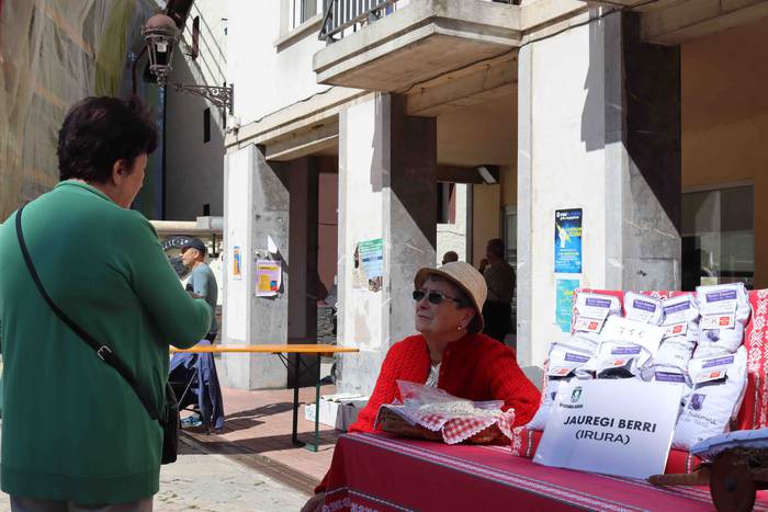 Artisau eta janari postuz be 7 1653821432621