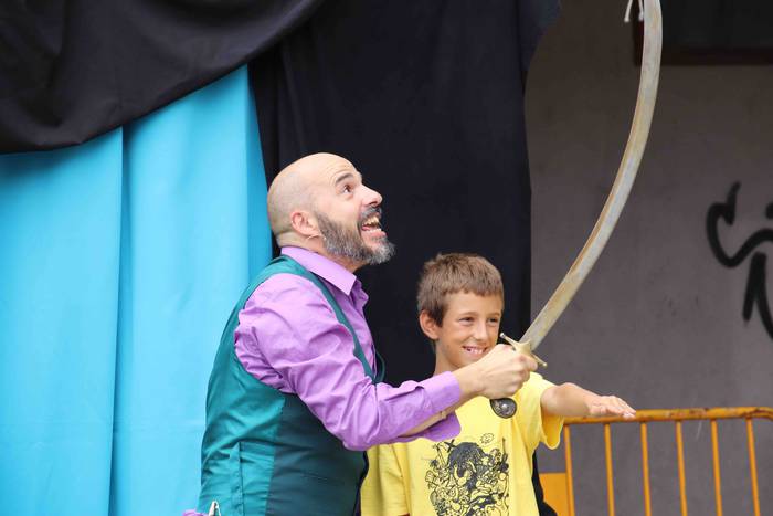 Malabareak eta akrobaziak na 32 1562507125364