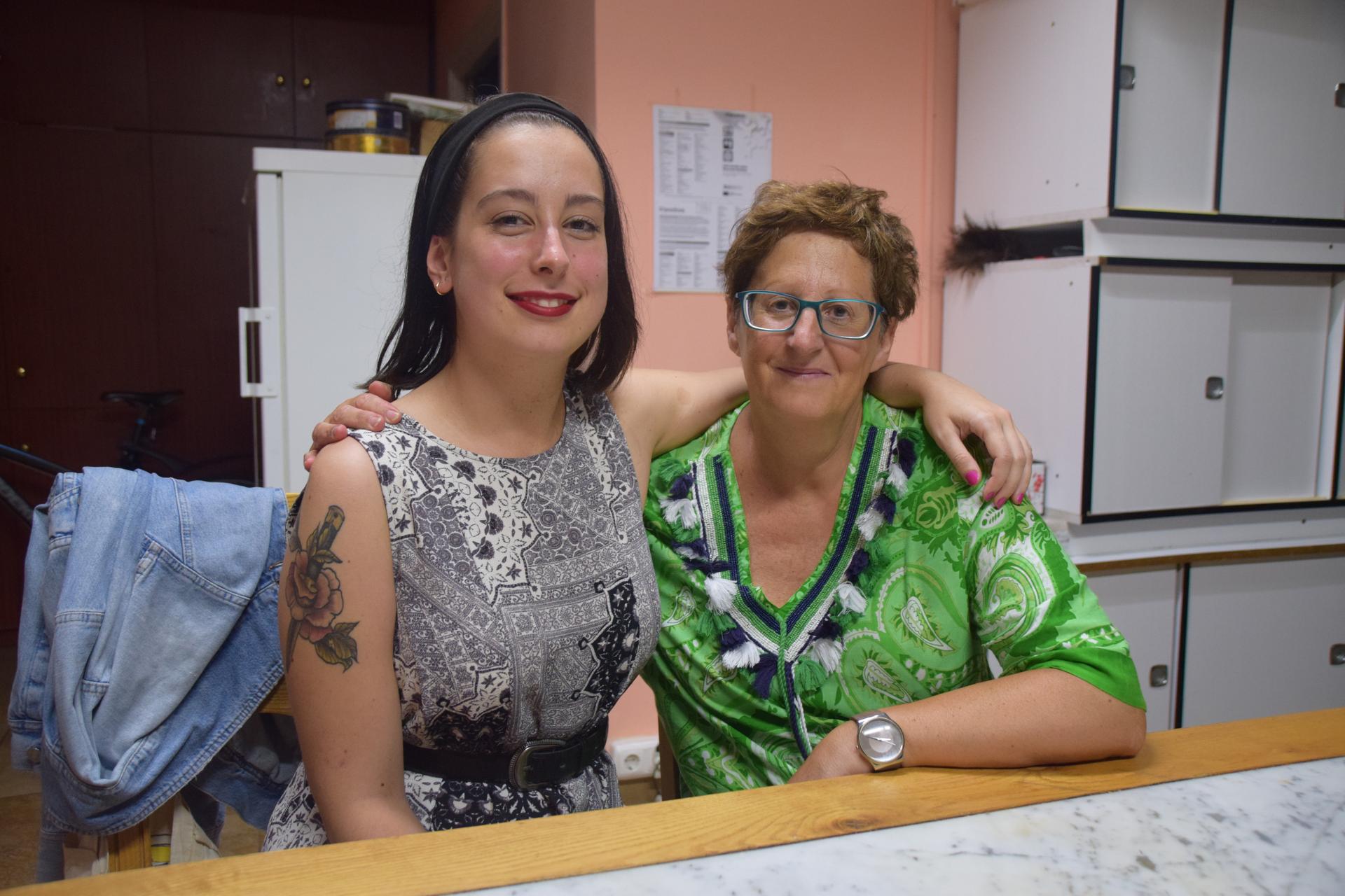 Maitasuna eta babesa eskainiz