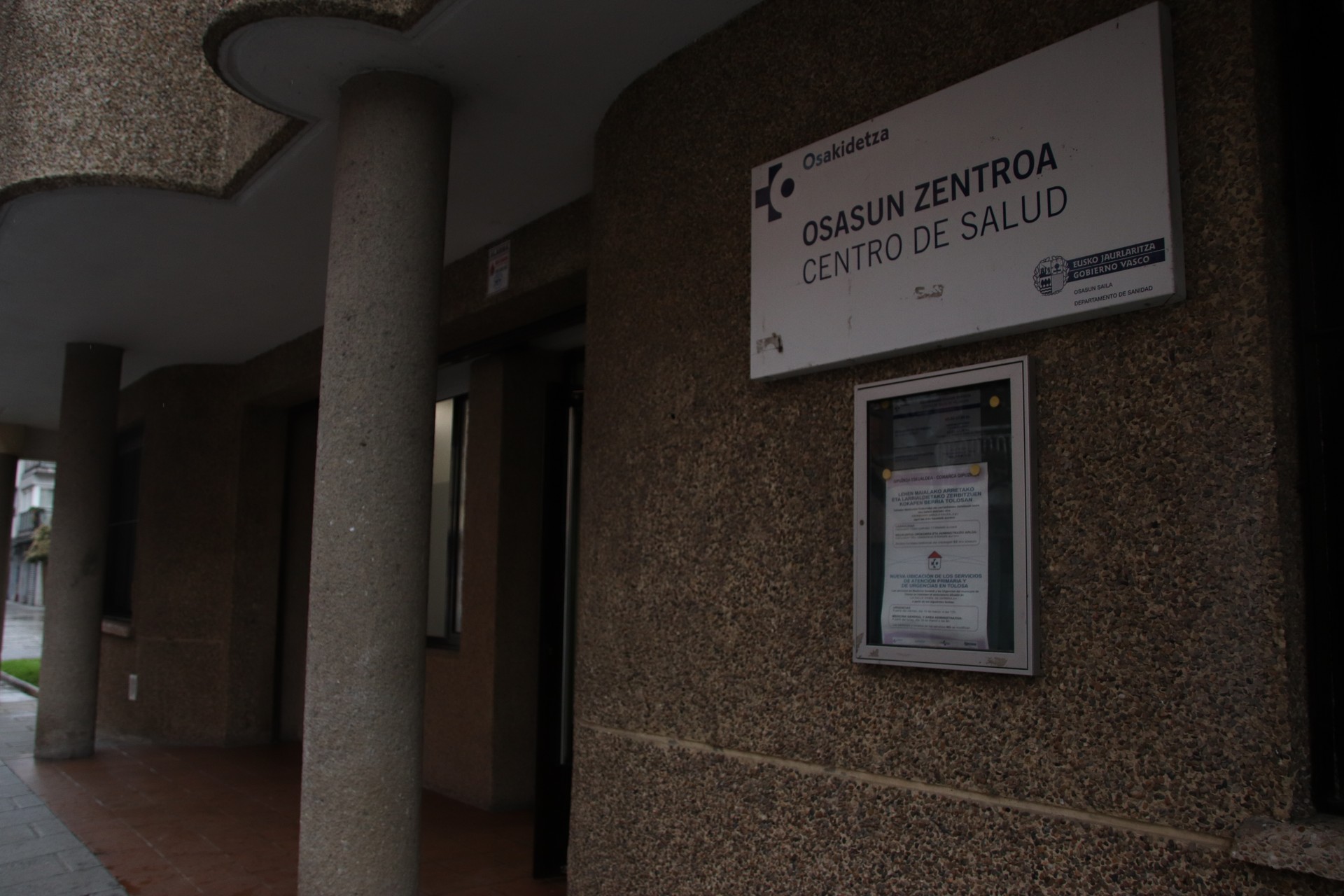 Atzeratu egin dituzte kontsultak ospitale eta anbulatorioetan
