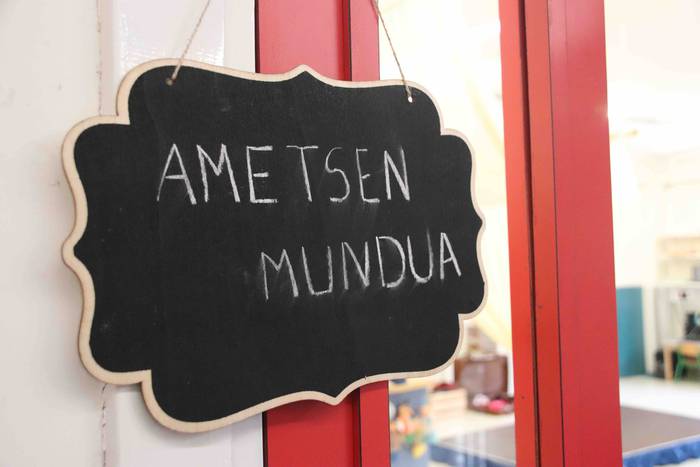 Fleming Herri Eskola, eskola 12 1547057980486