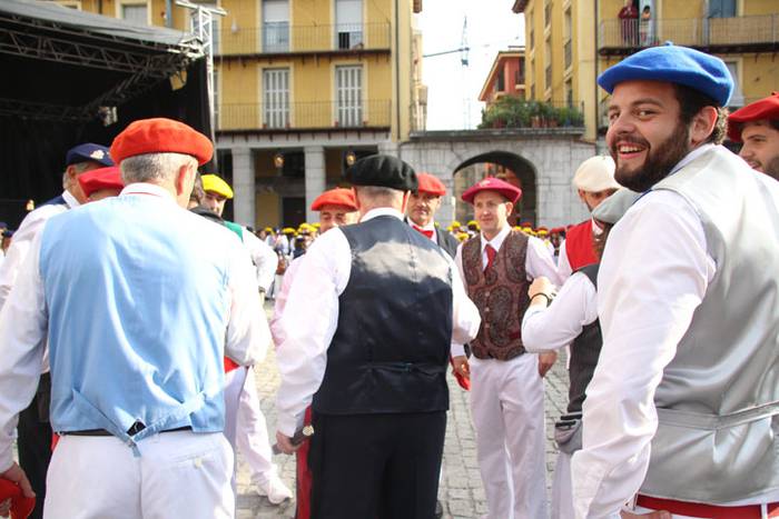 Lizarrez apaindutako kaleeta 42 1498311399883