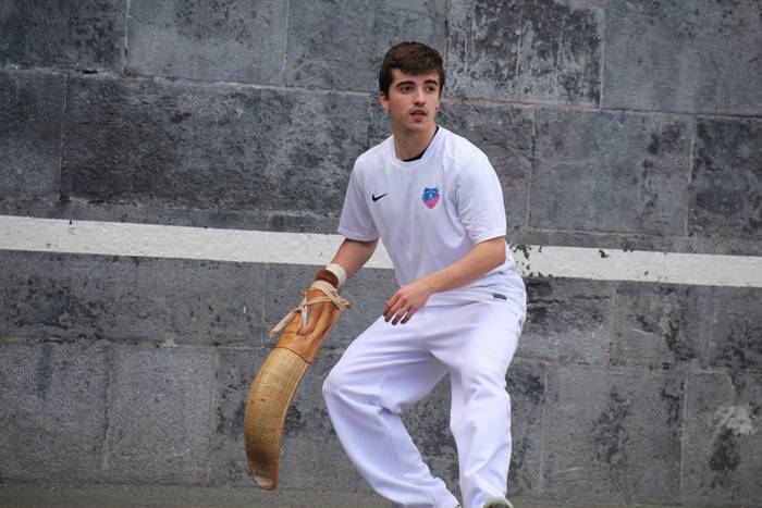 Behar Zana 70. urteurrena errebotea 36 1465127731928