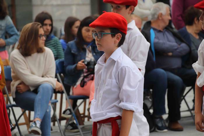 Dantzak, txistuak eta trikit 106 1565549134443