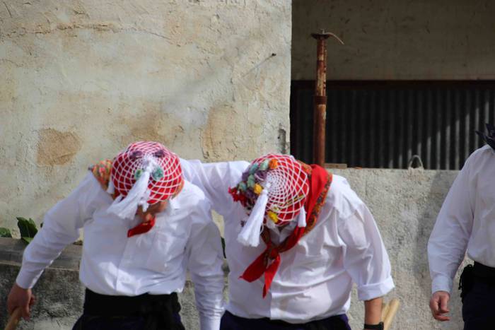 Ajerik gabe, makila eta lau  16 1551617813351