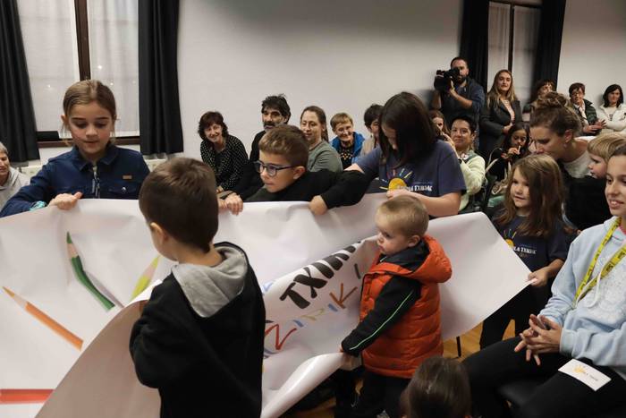 Eskola Txikien Festako logo  21 1668190207675