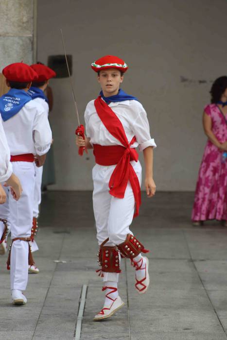 Dantza sokara batu dira emak 7 1660153166056