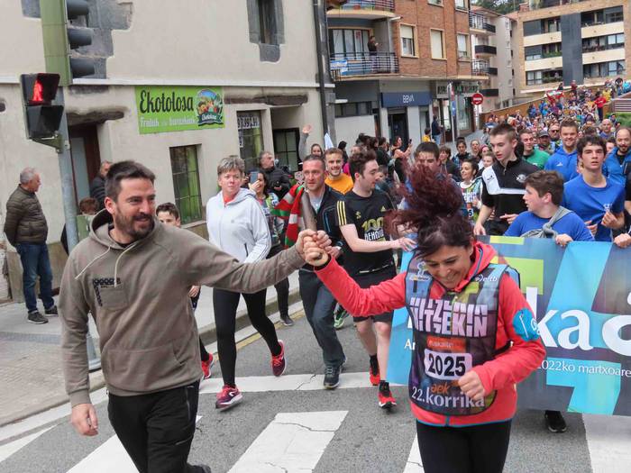 korrika, furgonetatik, Aizto 40 1649421637492